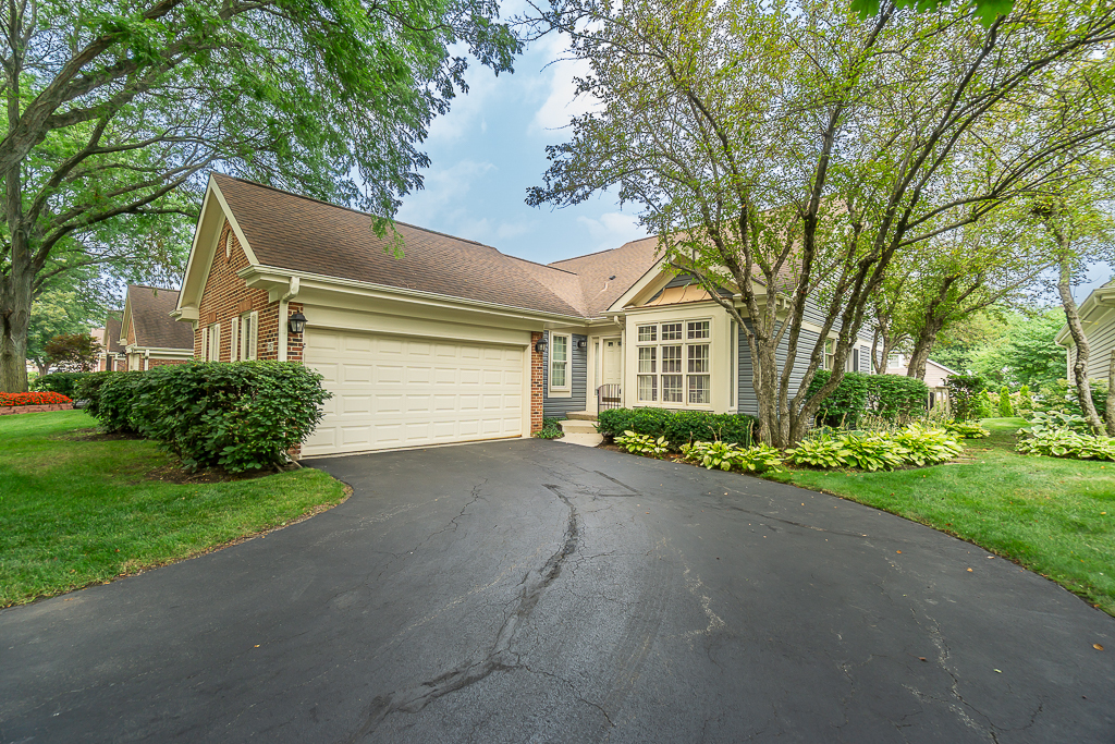 2157 N Lake Shore Circle Property Photo 1