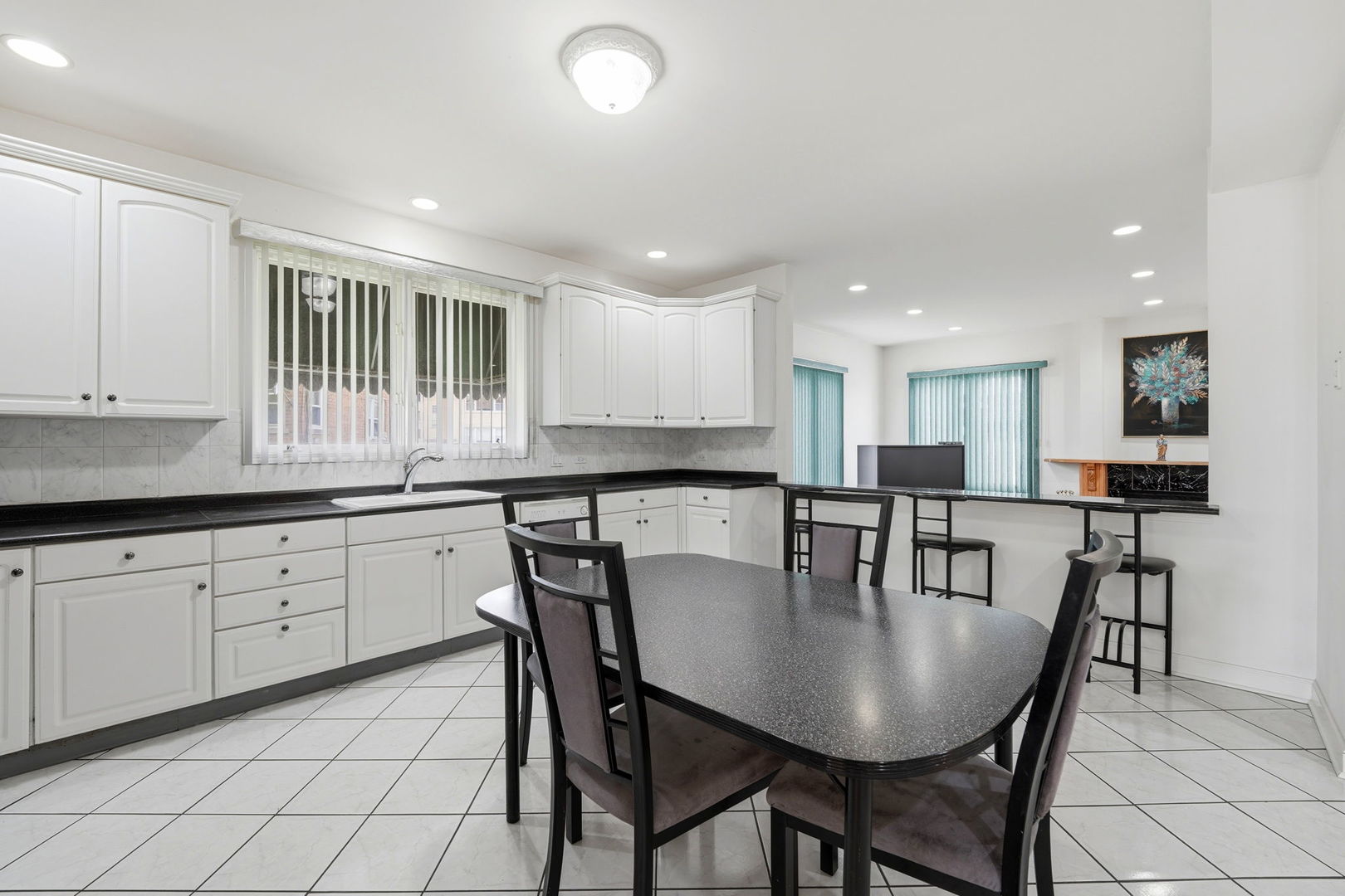 6916 W Forest Preserve Drive Property Photo 13