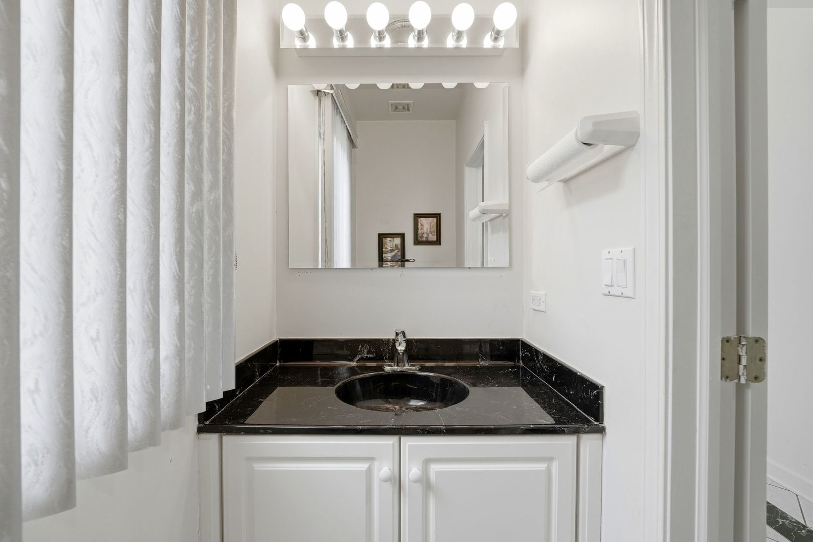 6916 W Forest Preserve Drive Property Photo 18