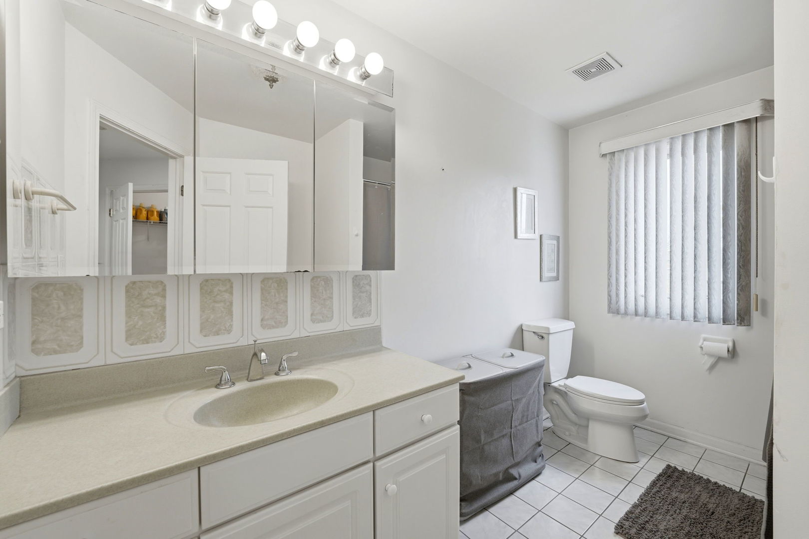 6916 W Forest Preserve Drive Property Photo 24