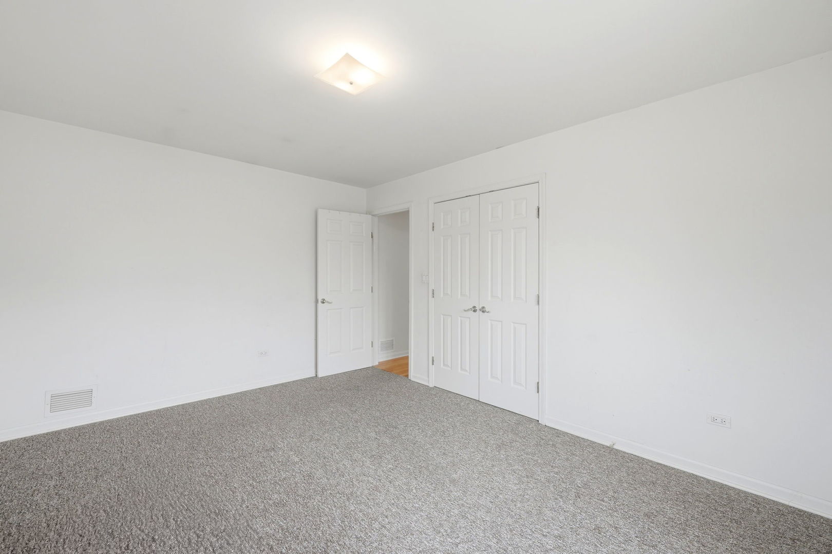 6916 W Forest Preserve Drive Property Photo 28