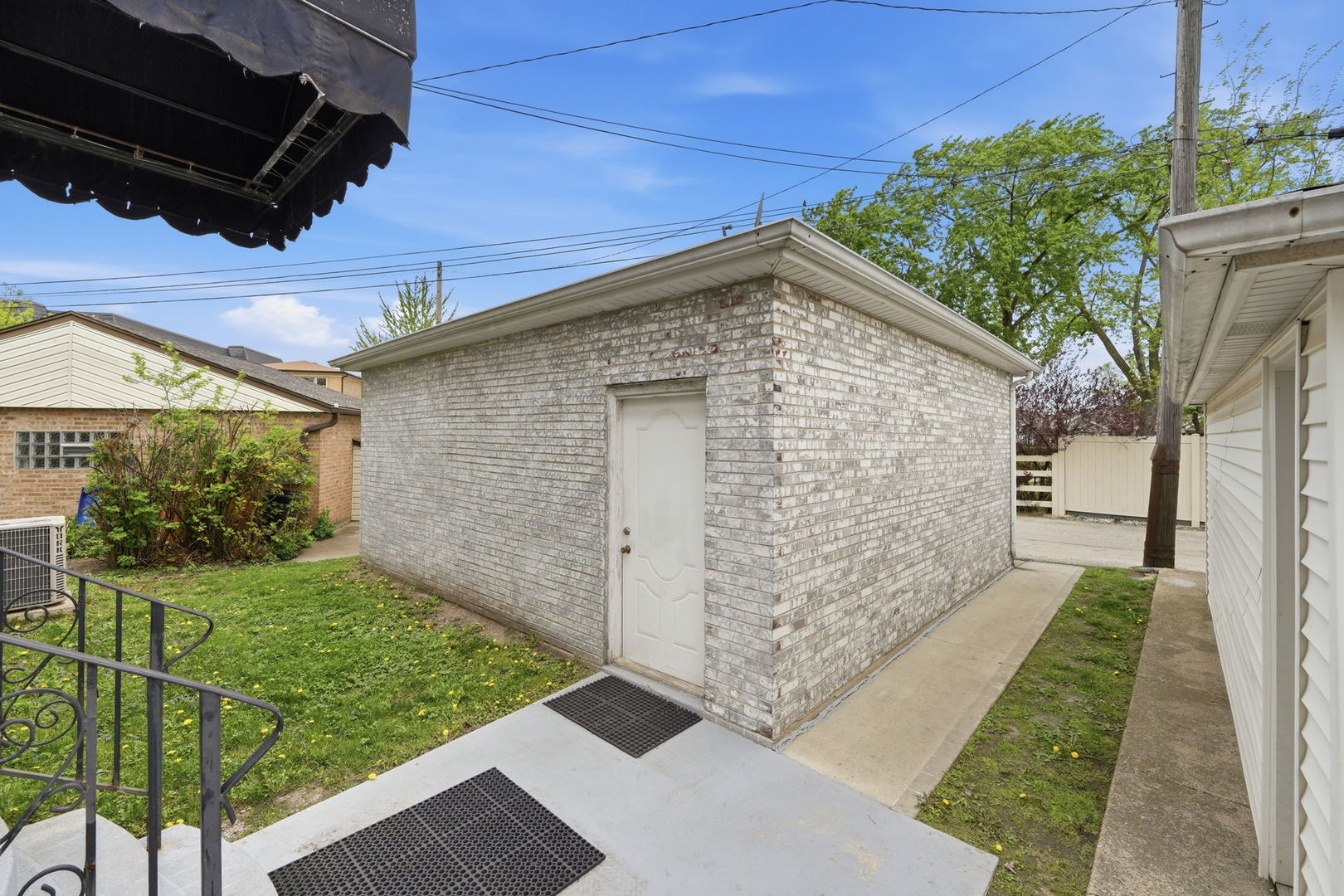 6916 W Forest Preserve Drive Property Photo 37