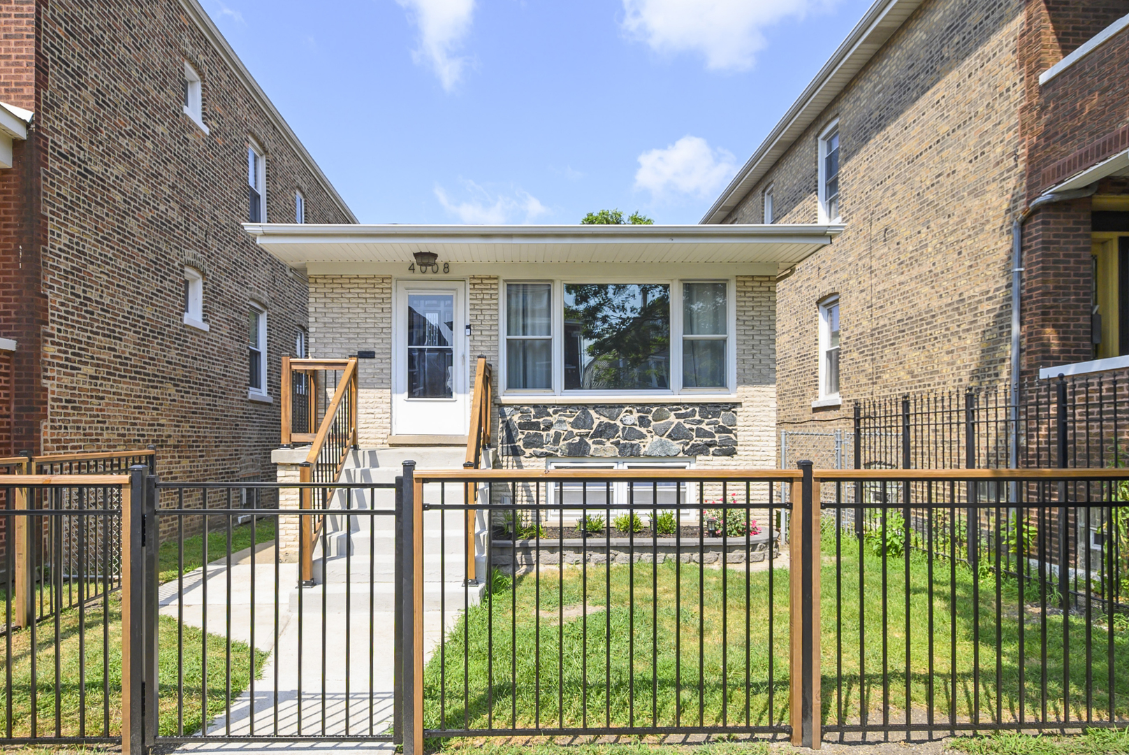 4008 S Albany Avenue Property Photo 1