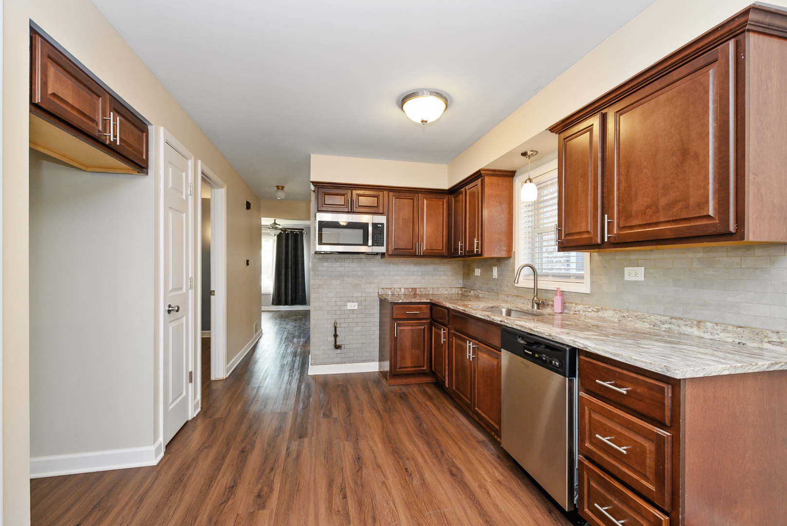 4008 S Albany Avenue Property Photo 6