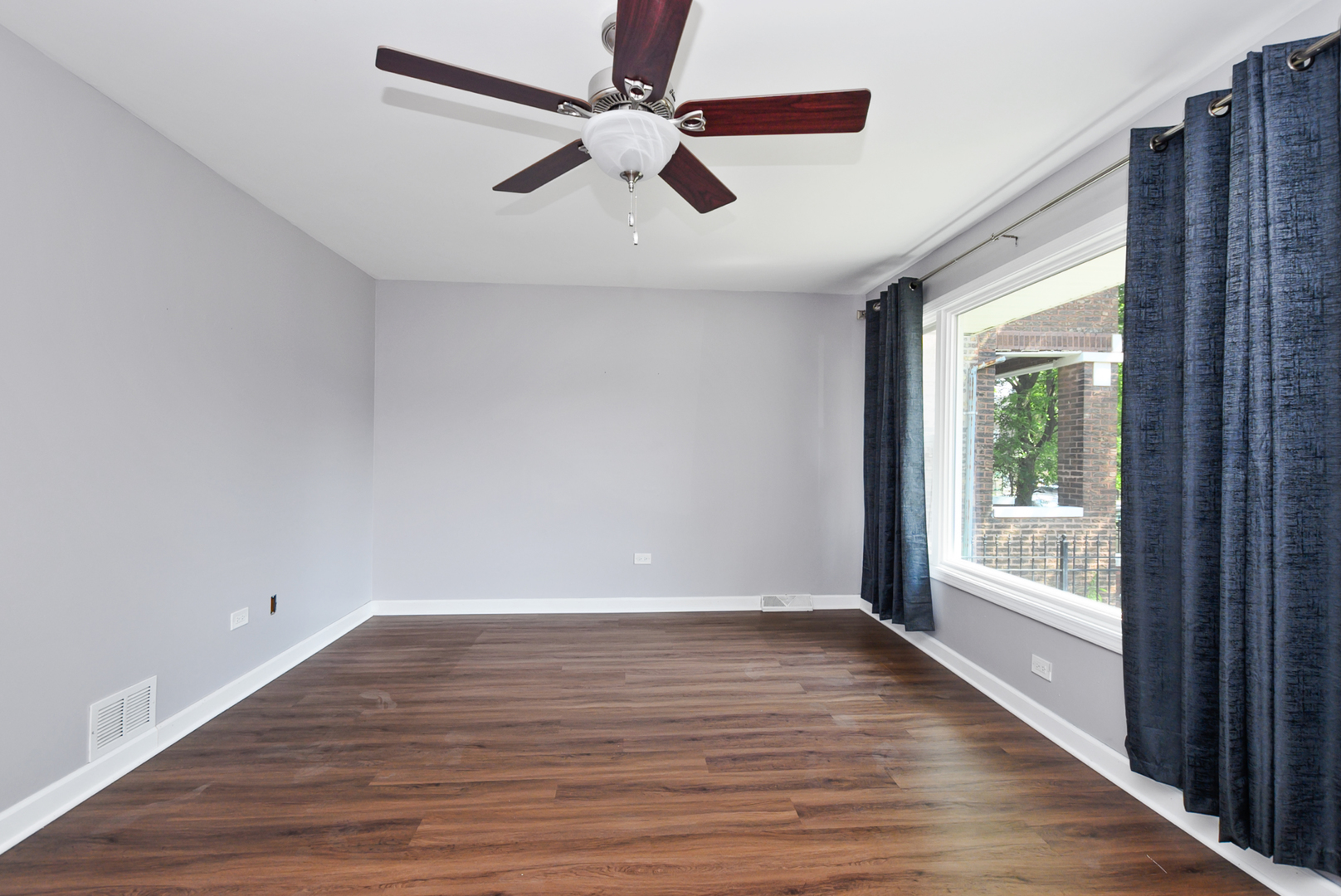 4008 S Albany Avenue Property Photo 8