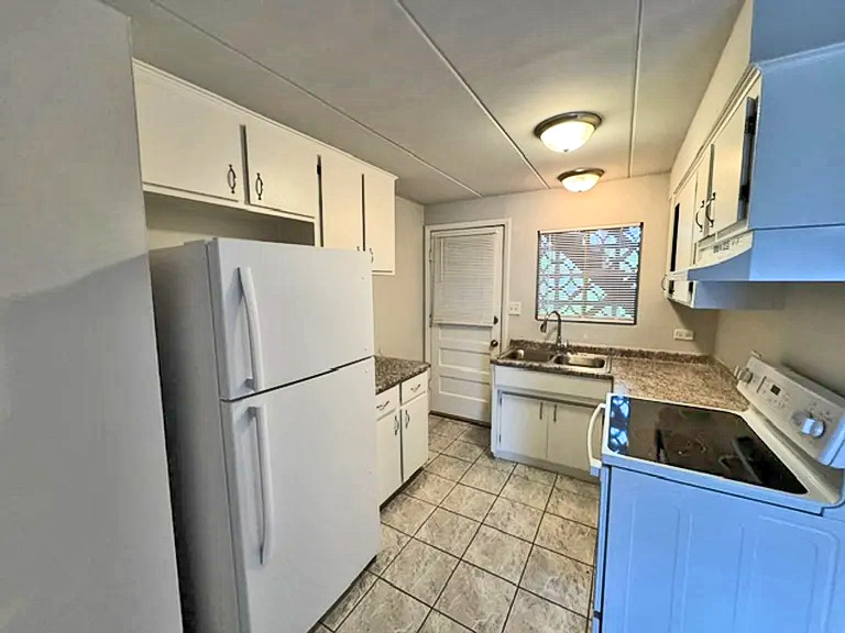 14446 S Torrence Avenue Property Photo 6