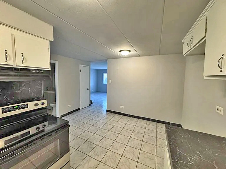 14446 S Torrence Avenue Property Photo 8