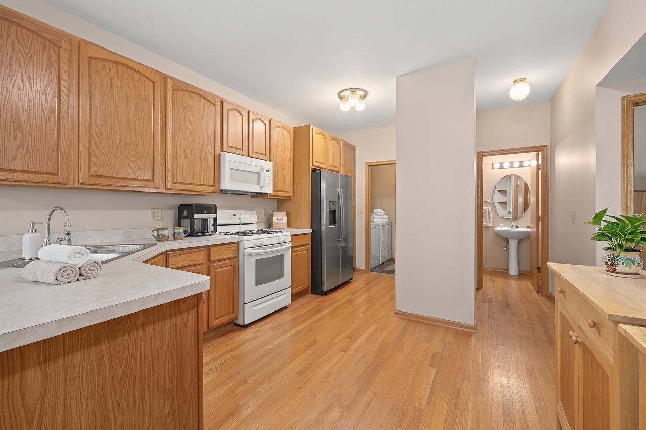 18717 Dove Avenue Property Photo 7