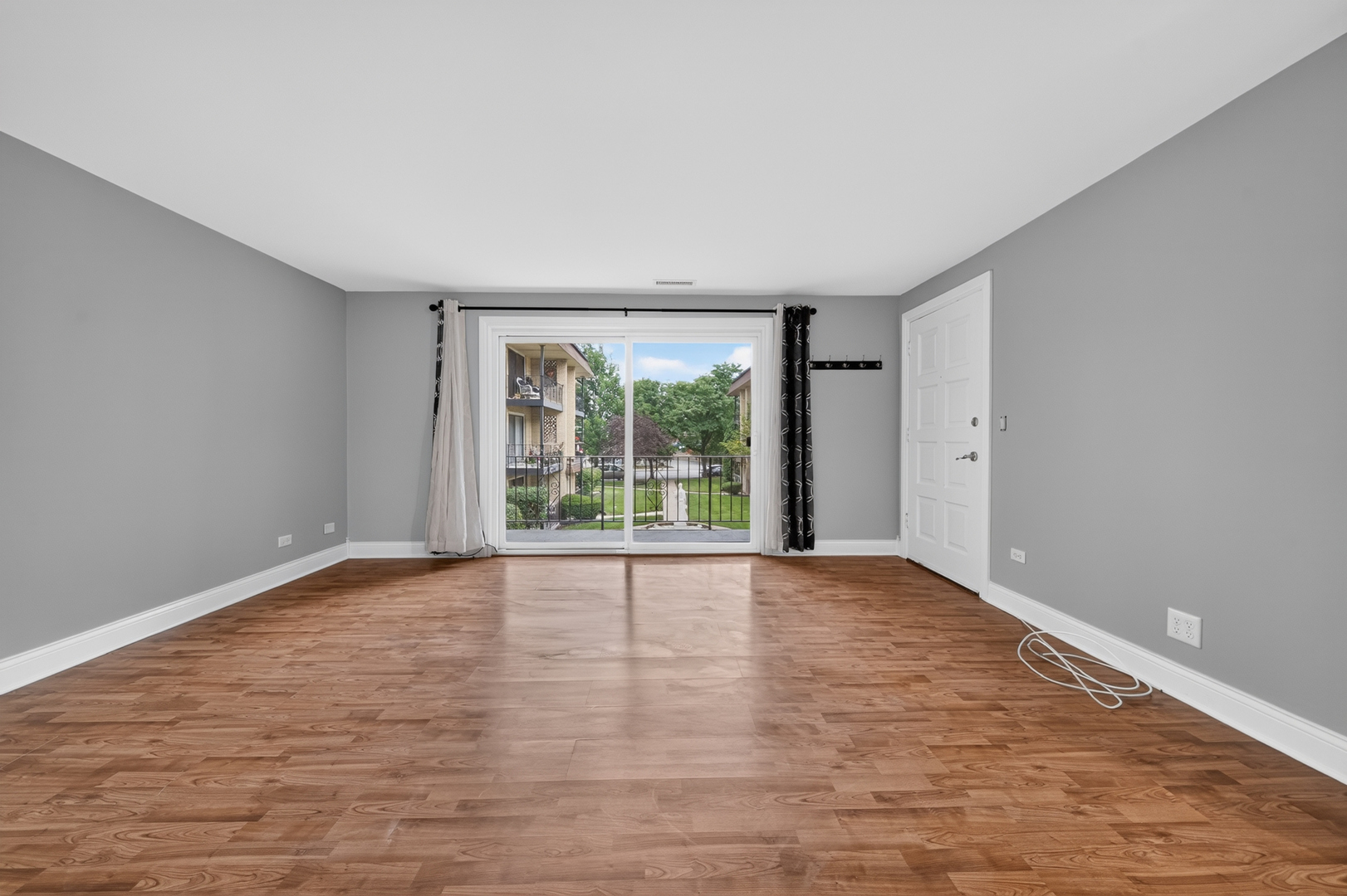 5024 N Austin Avenue 2e Property Photo 2