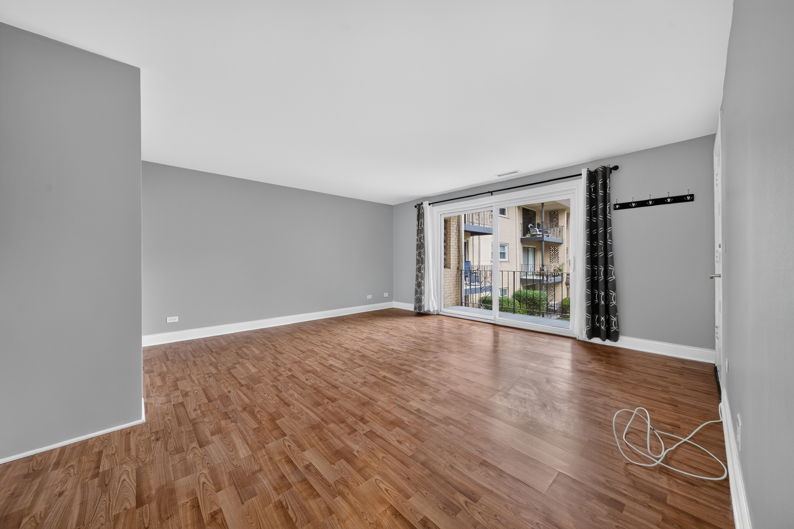 5024 N Austin Avenue 2e Property Photo 4
