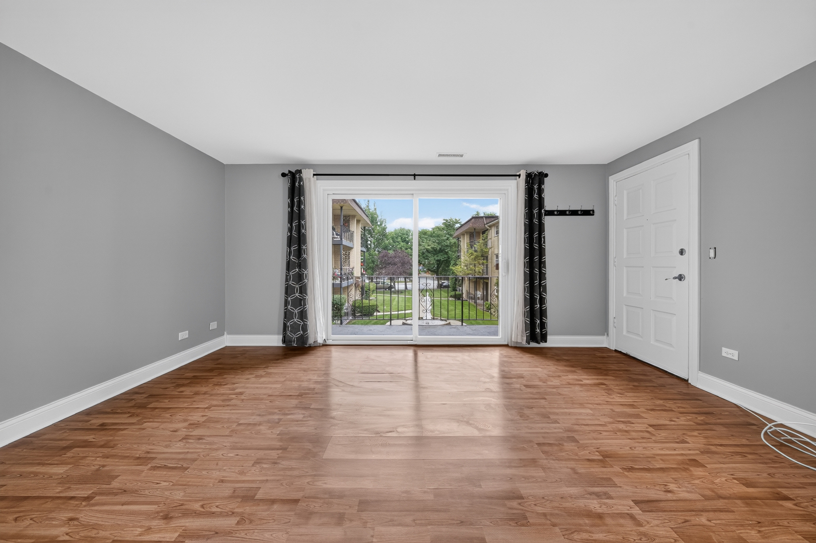 5024 N Austin Avenue 2e Property Photo 5