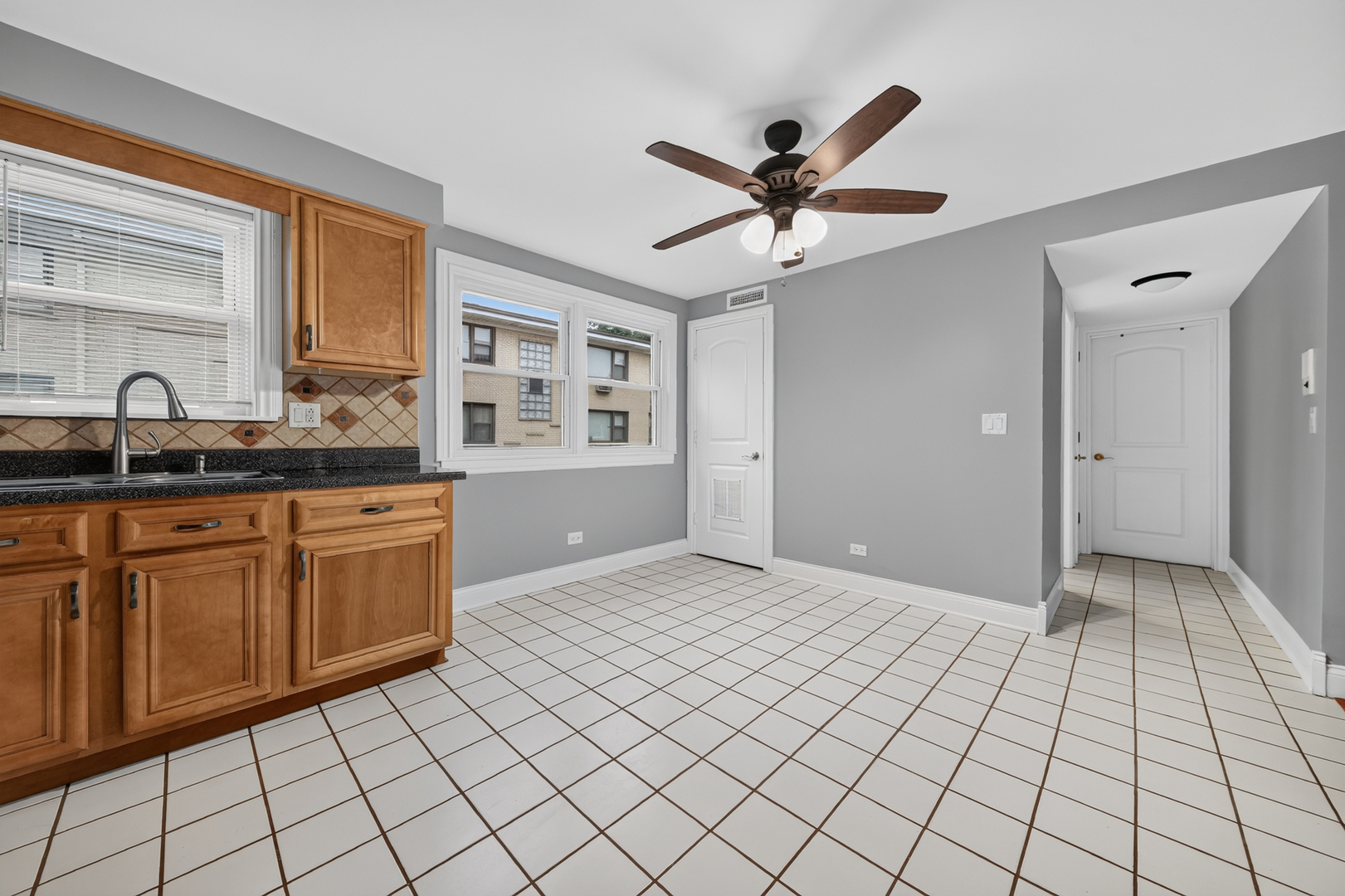 5024 N Austin Avenue 2e Property Photo 10