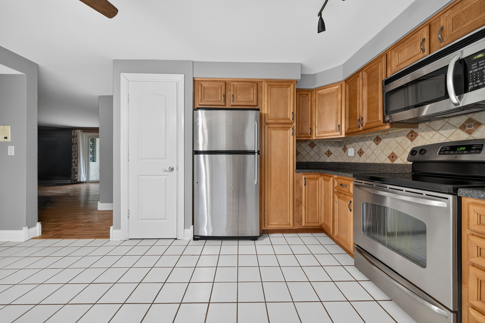 5024 N Austin Avenue 2e Property Photo 13