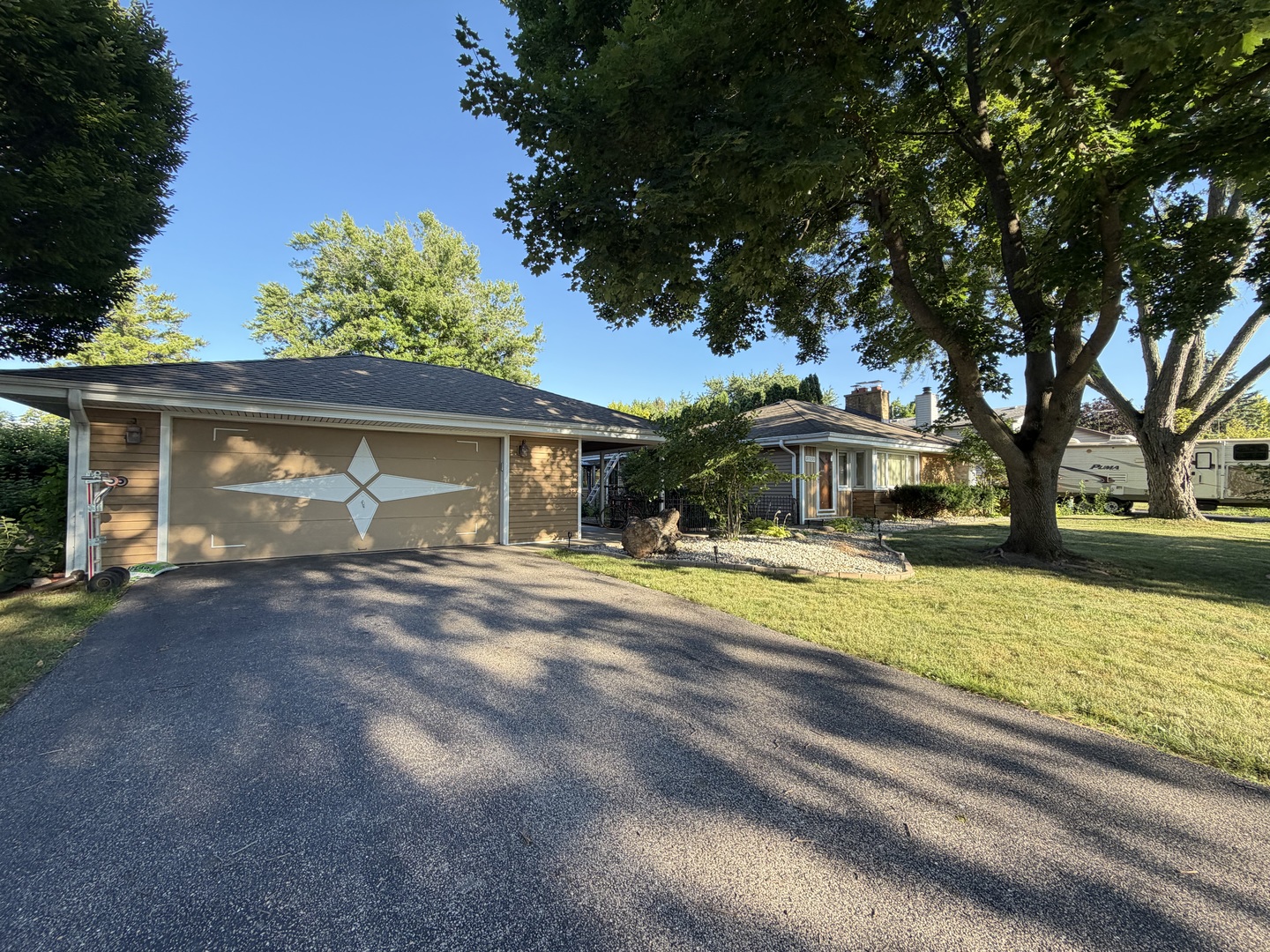 37235 N Hillside Drive Property Photo 1