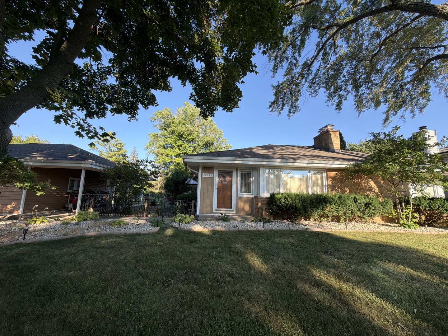 37235 N Hillside Drive Property Photo 2