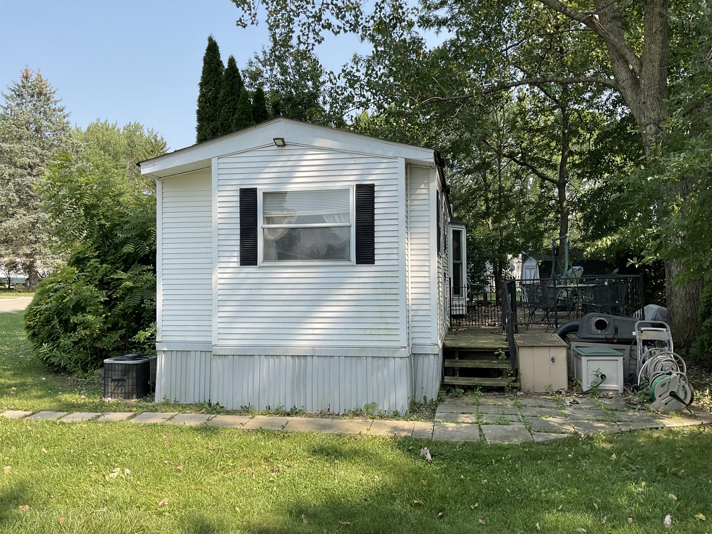 184 Windward Property Photo 1
