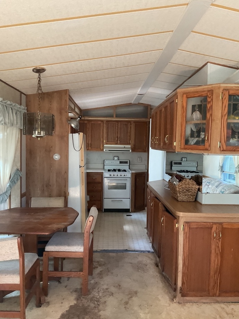 184 Windward Property Photo 6