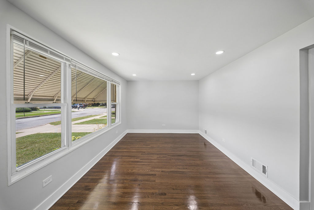 4150 W 83rd Street Property Photo 7