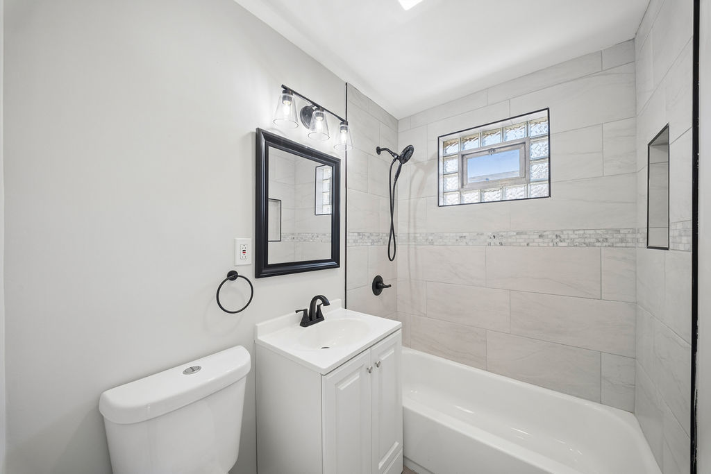 4150 W 83rd Street Property Photo 9
