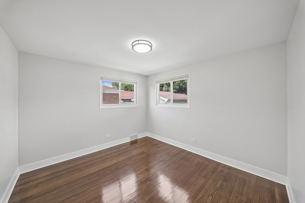 4150 W 83rd Street Property Photo 10
