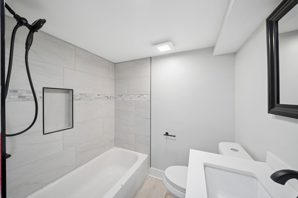 4150 W 83rd Street Property Photo 14
