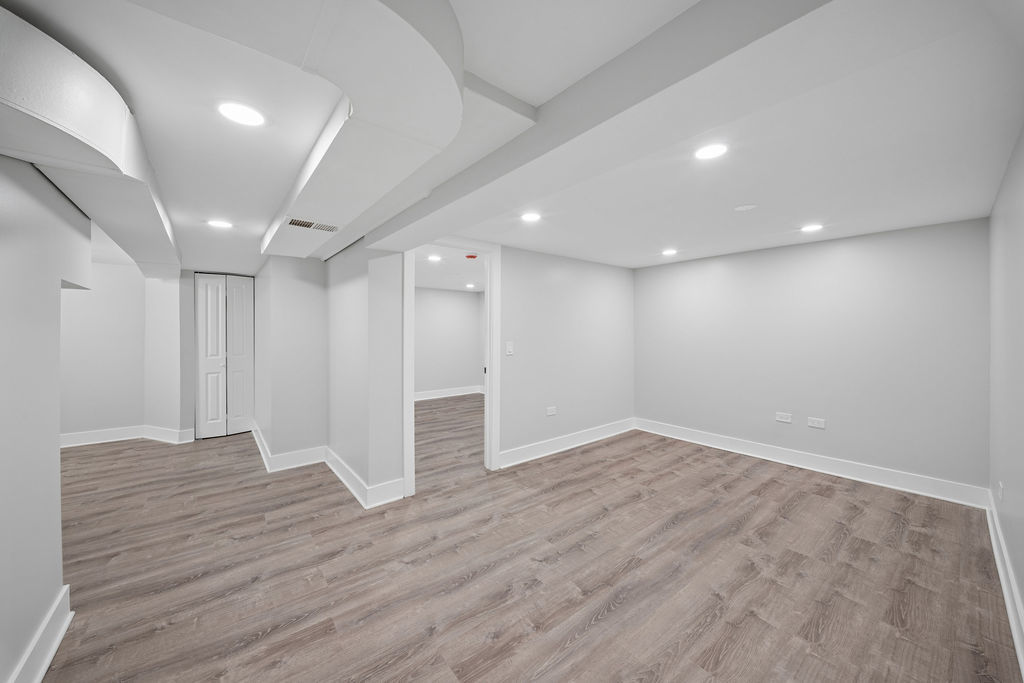 4150 W 83rd Street Property Photo 15