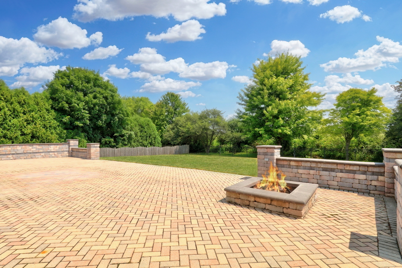 37089 N Bonnie Brae Road Property Photo 4