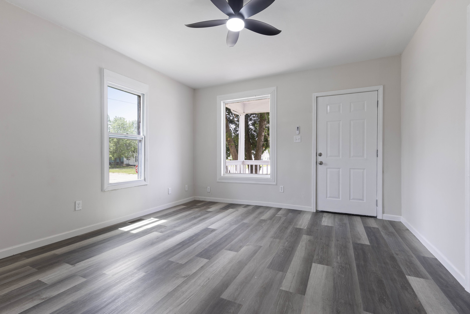135 S 8th Street Property Photo 3