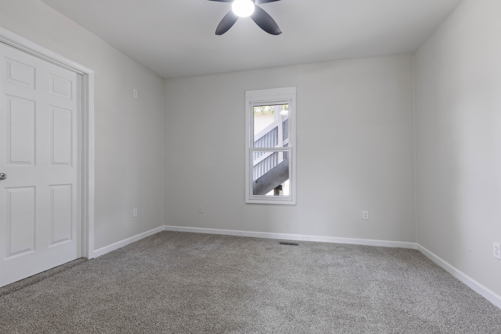 135 S 8th Street Property Photo 8