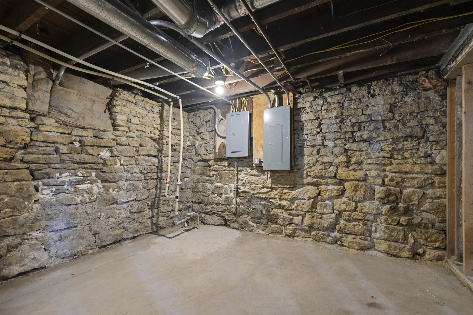 135 S 8th Street Property Photo 24