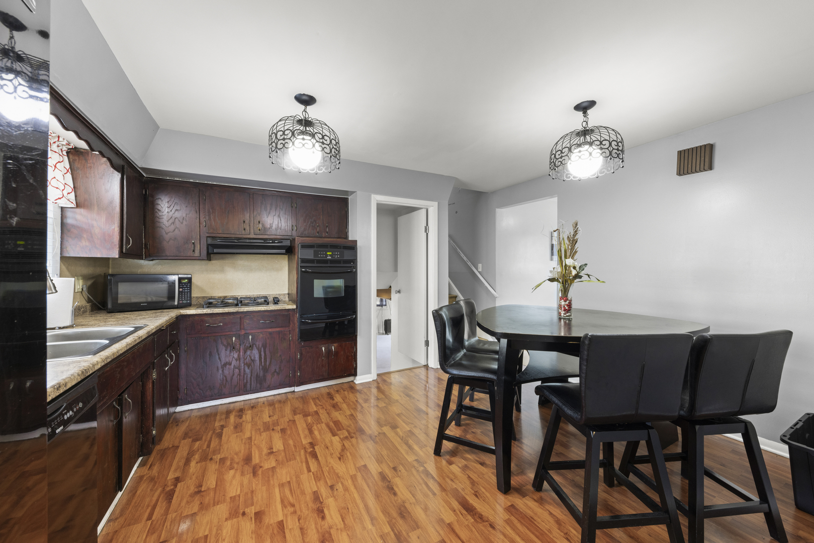 5902 W Maple Avenue Property Photo 8