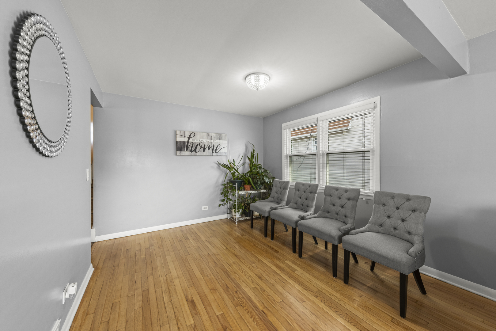 5902 W Maple Avenue Property Photo 10