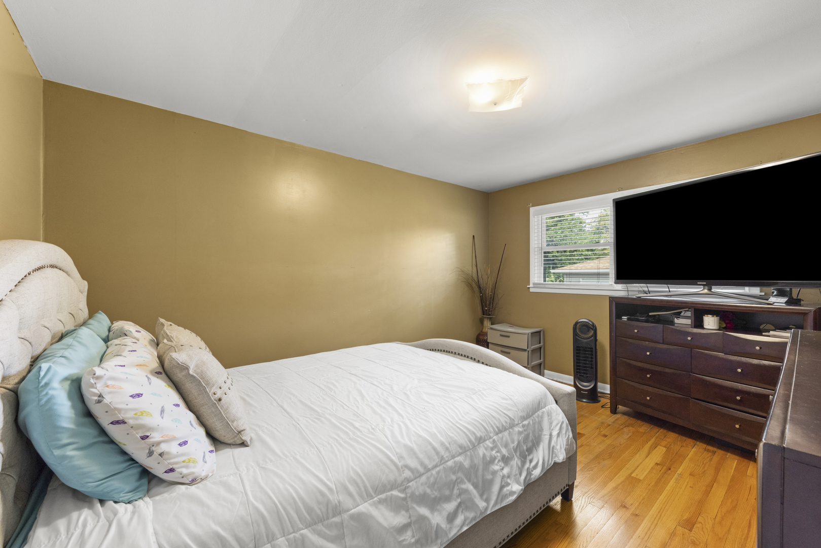 5902 W Maple Avenue Property Photo 15