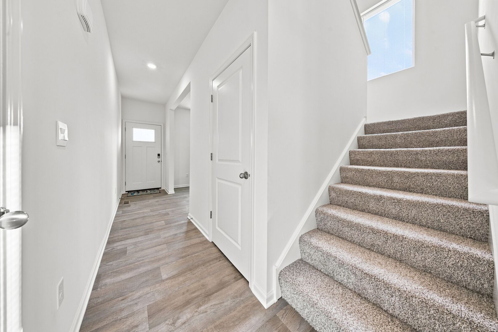 2642 Seeley Street Property Photo 13