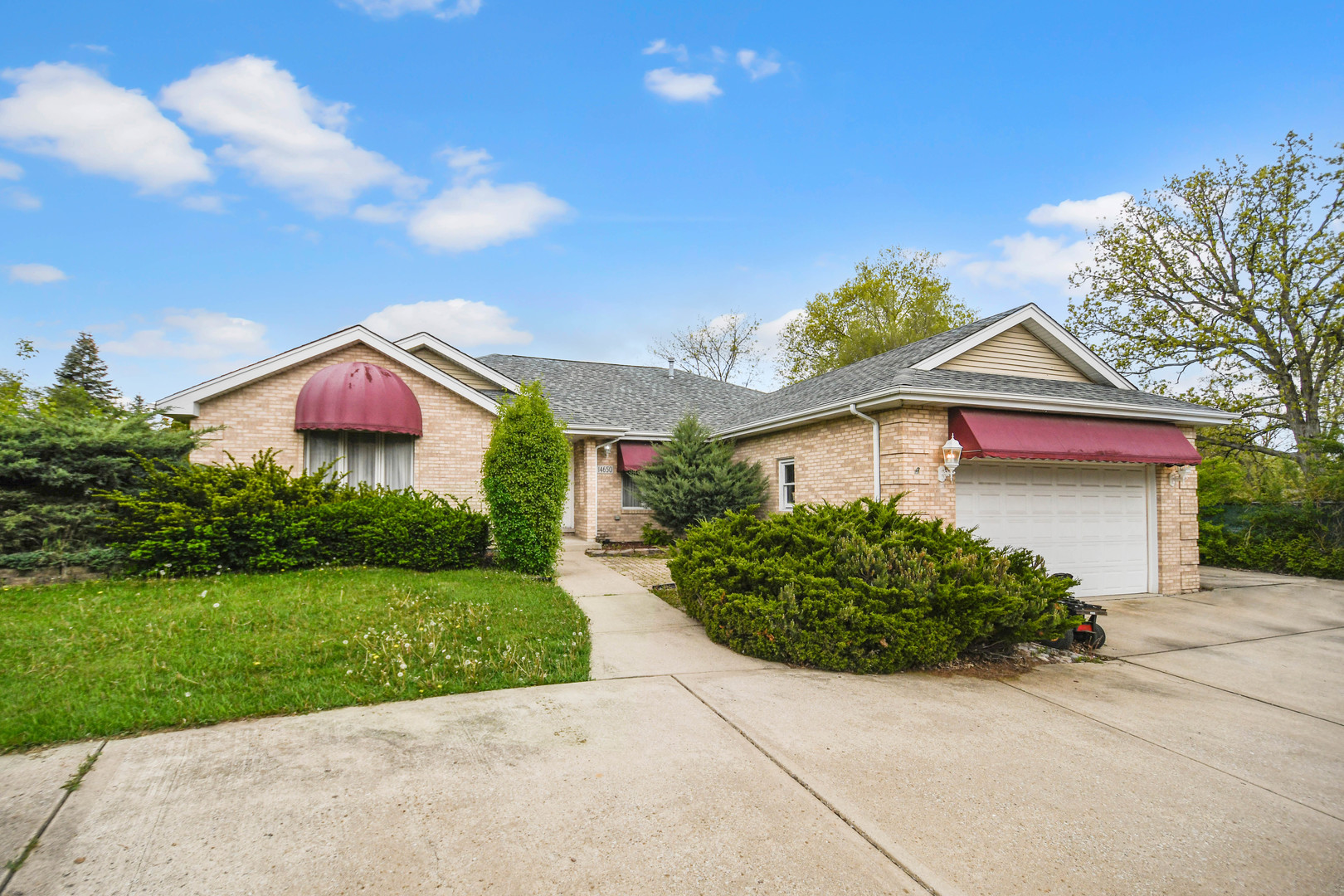 14650 Lamon Avenue Property Photo 1