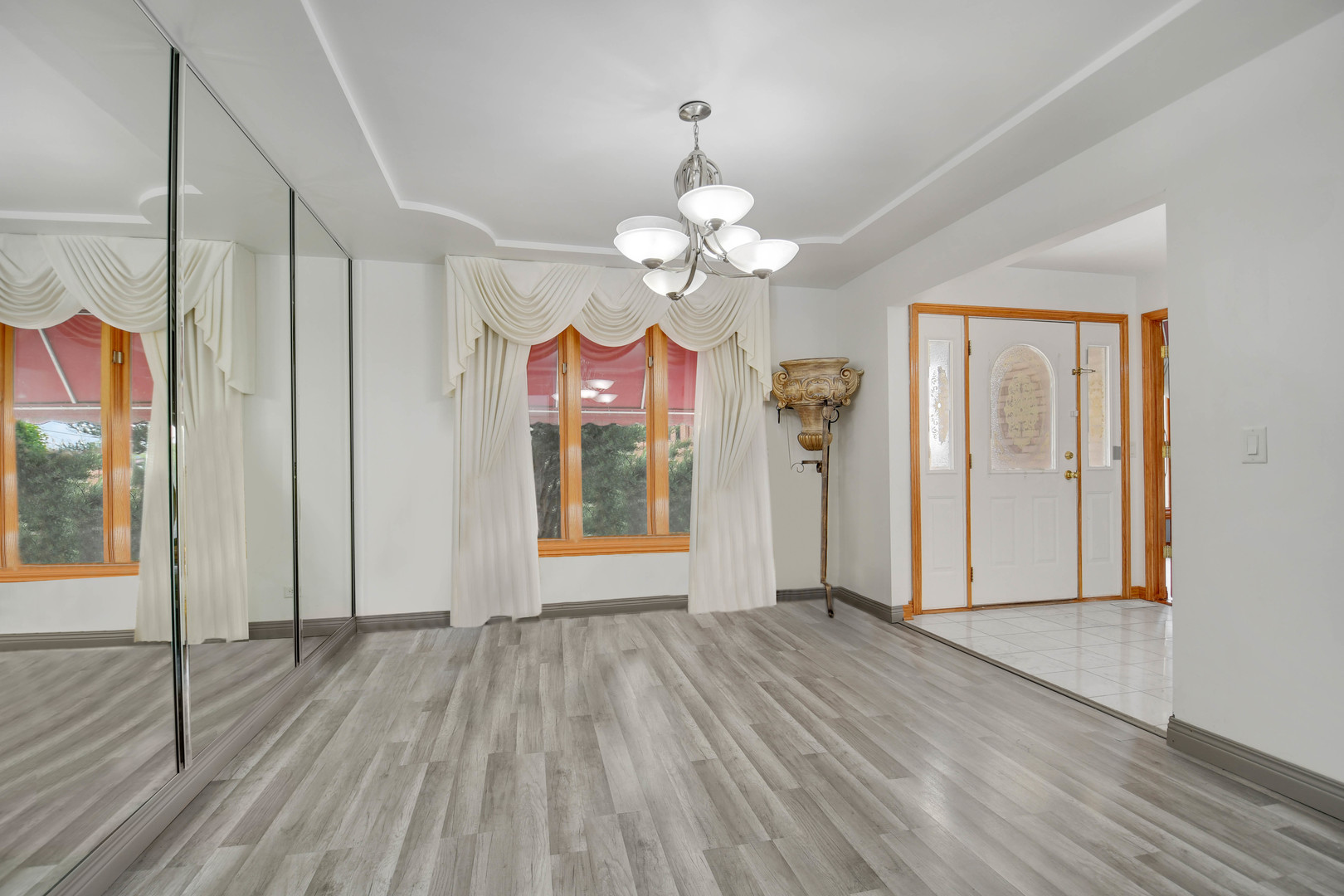14650 Lamon Avenue Property Photo 4