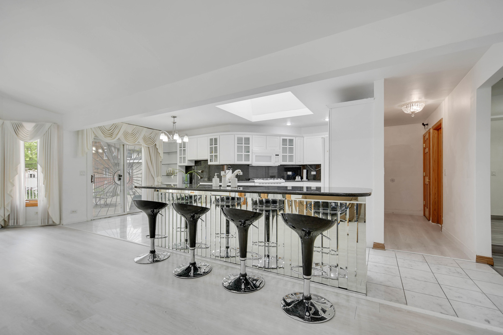 14650 Lamon Avenue Property Photo 10