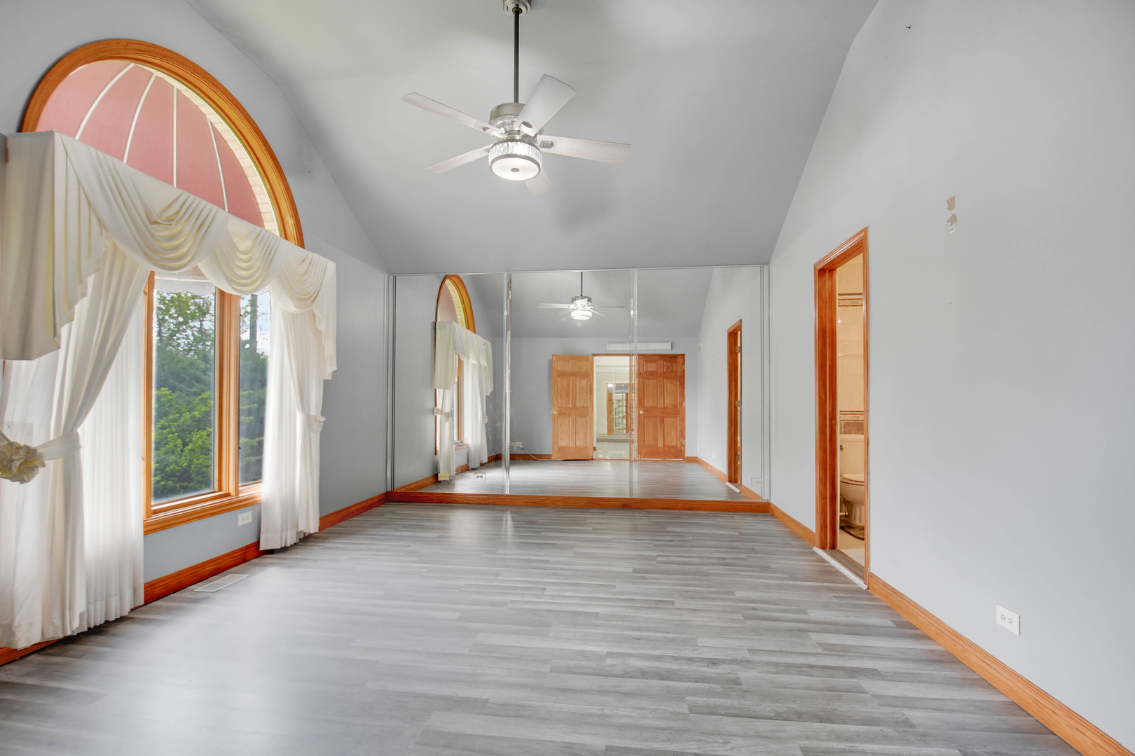 14650 Lamon Avenue Property Photo 18