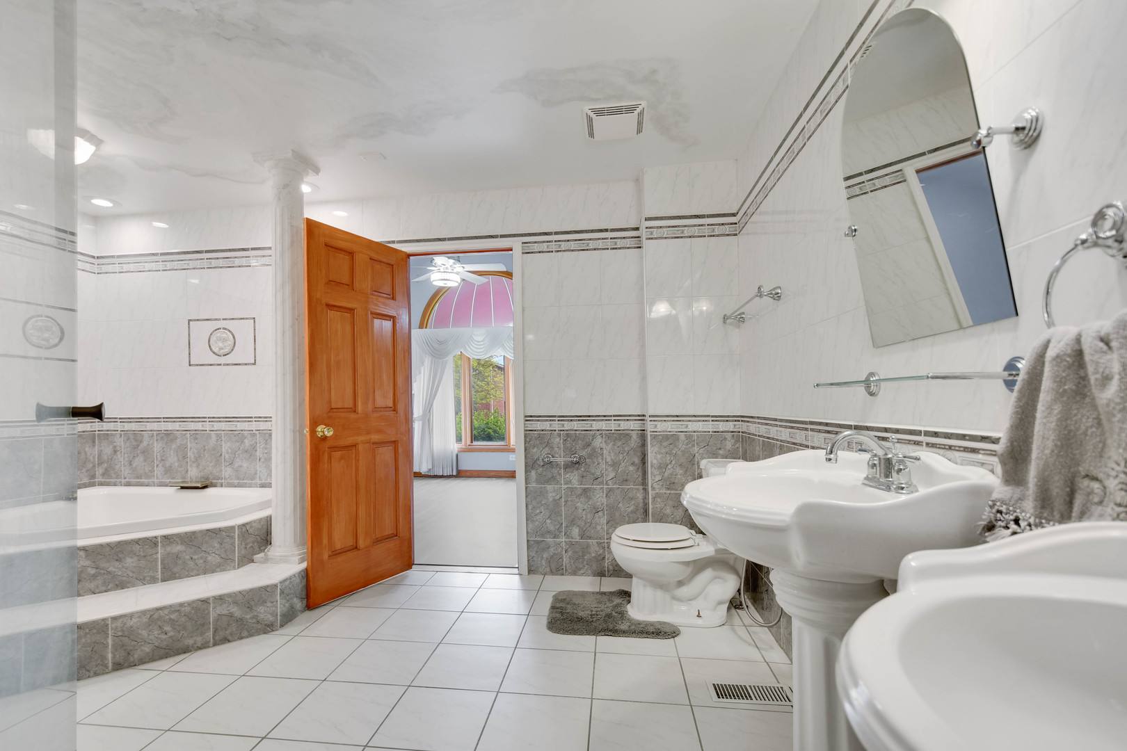 14650 Lamon Avenue Property Photo 20