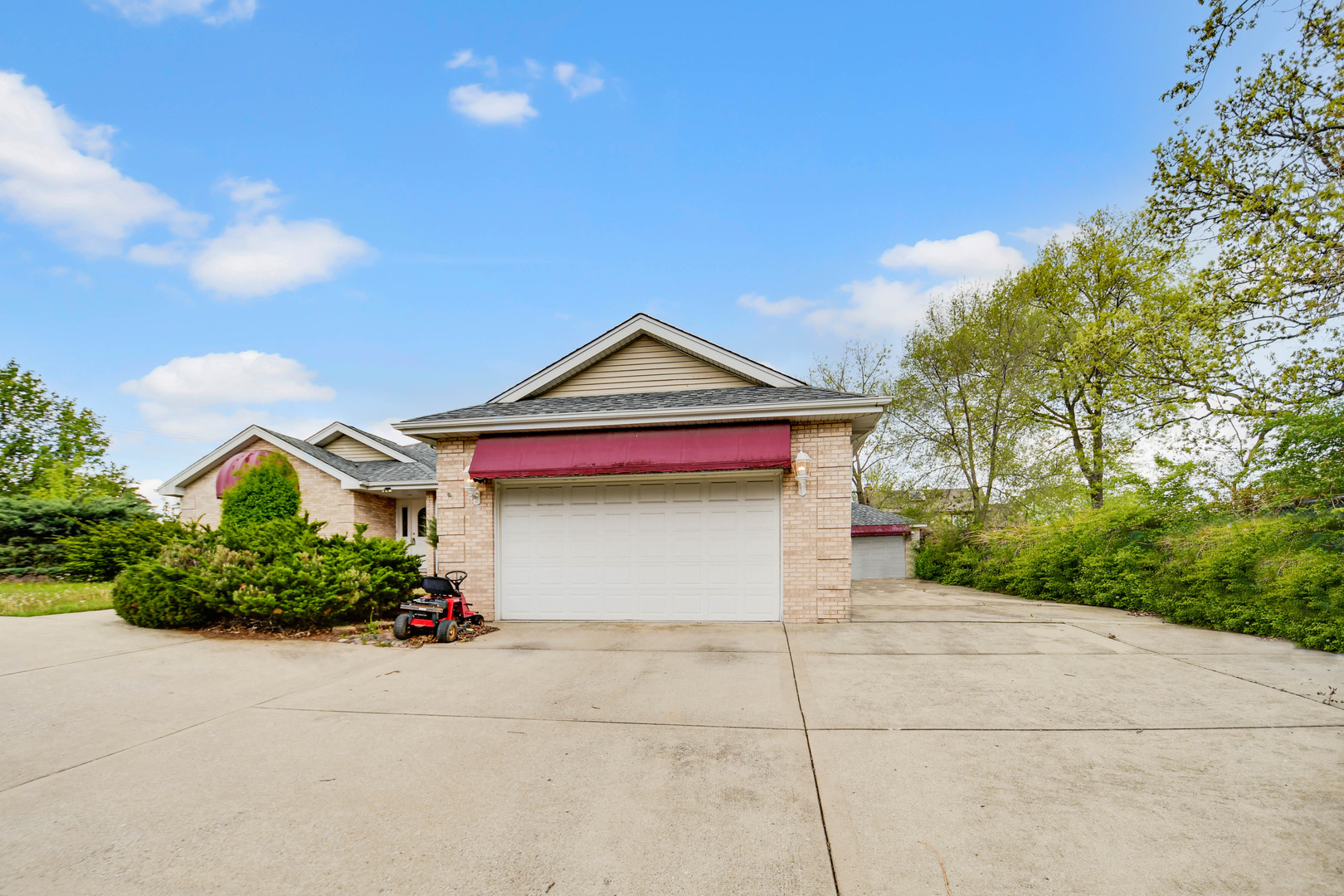 14650 Lamon Avenue Property Photo 36