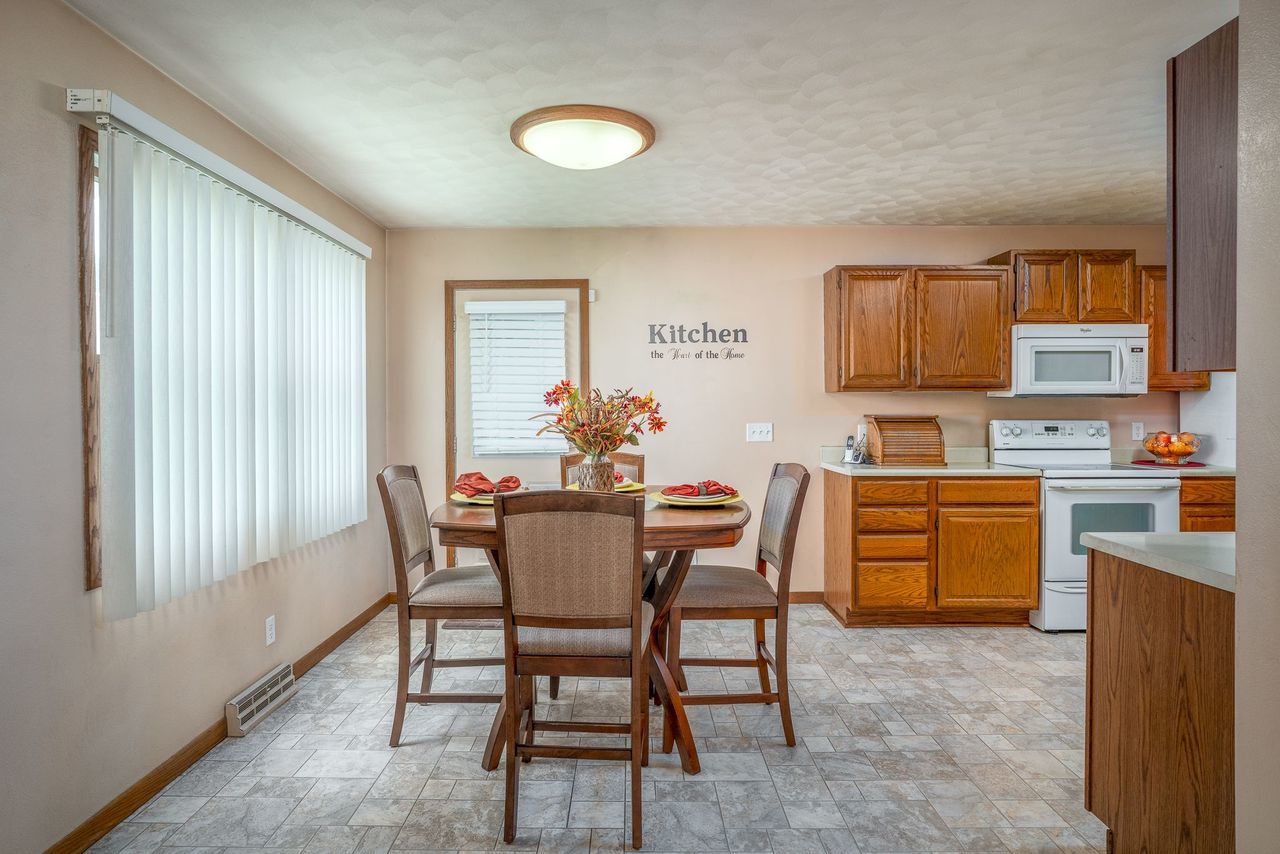 3305 W 66th Street Property Photo 5