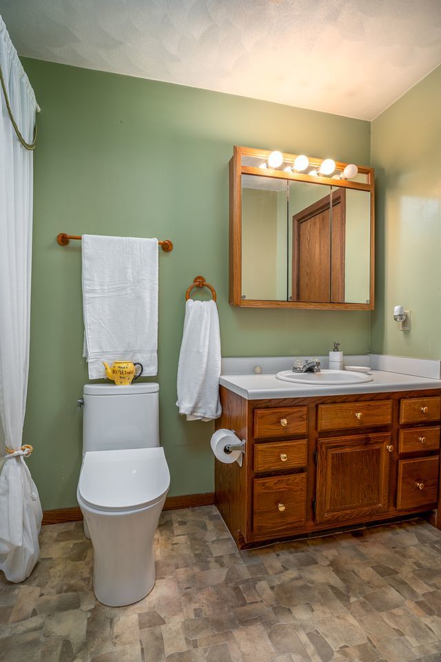 3305 W 66th Street Property Photo 9