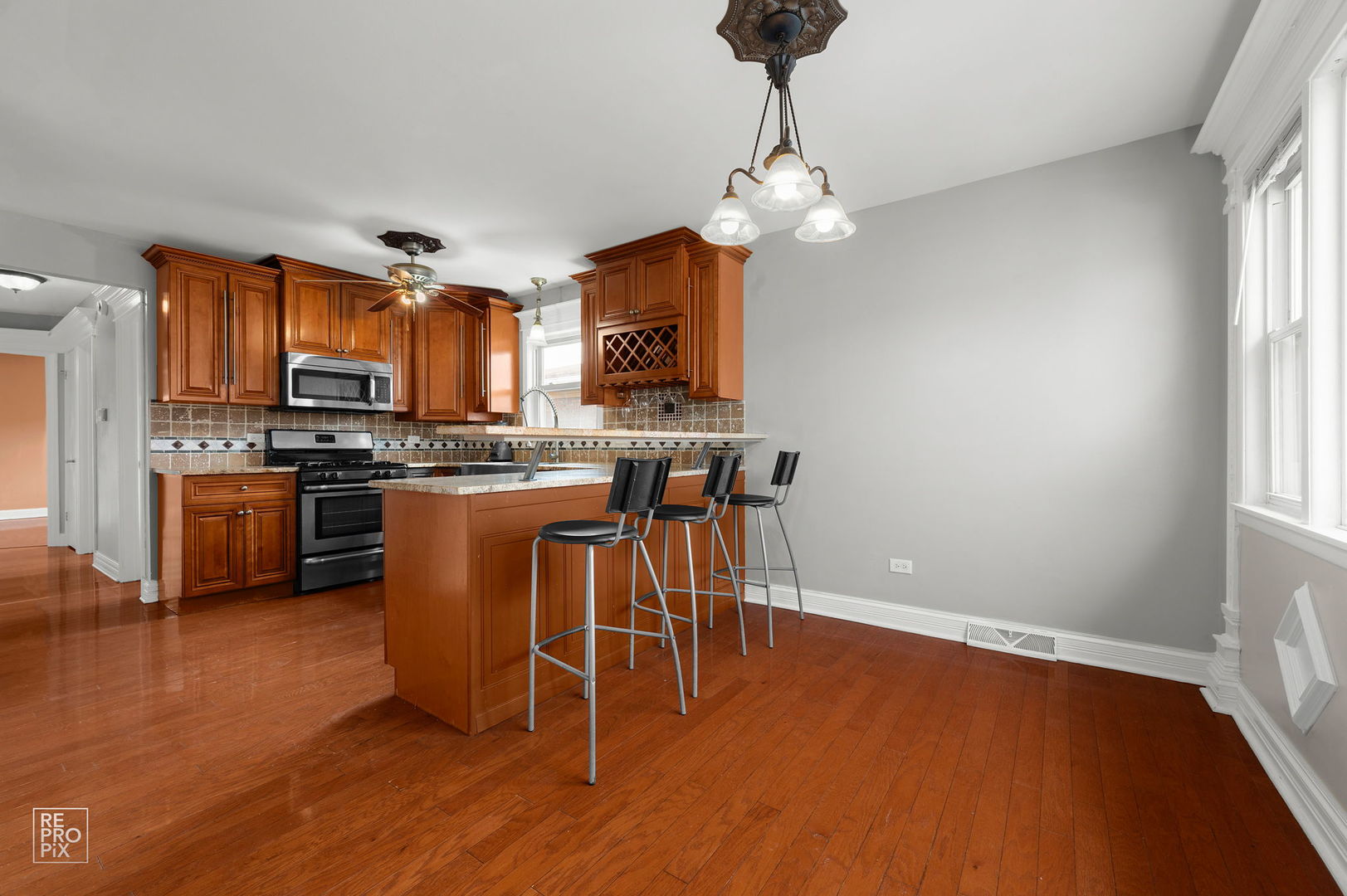 8534 S Keating Avenue Property Photo 11