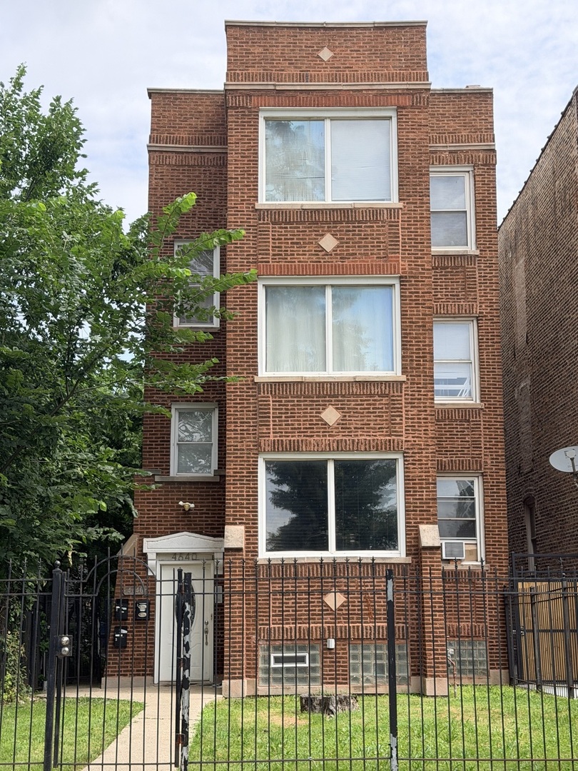 4640 W West End Avenue Property Photo 1