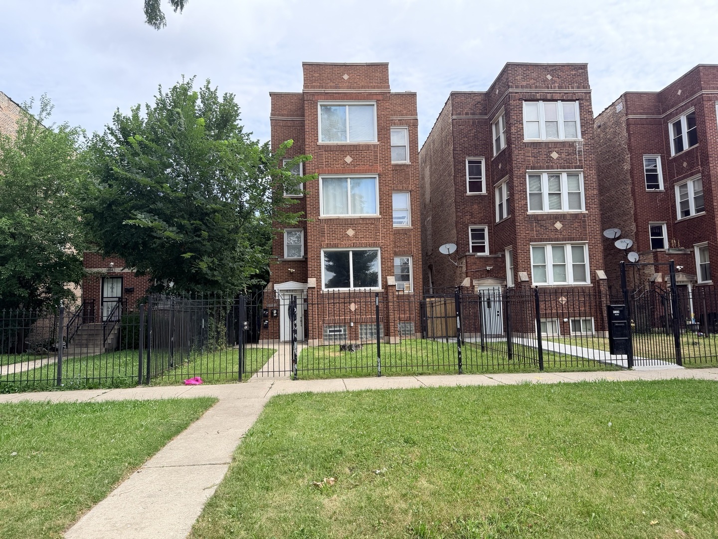 4640 W West End Avenue Property Photo 3