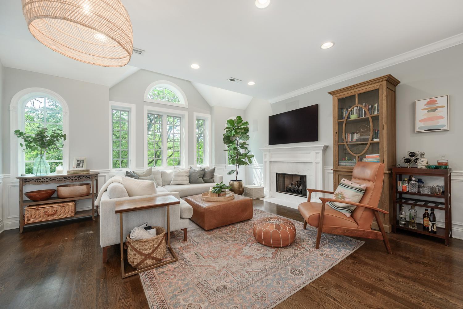 2019 N Racine Avenue 3 Property Photo 3