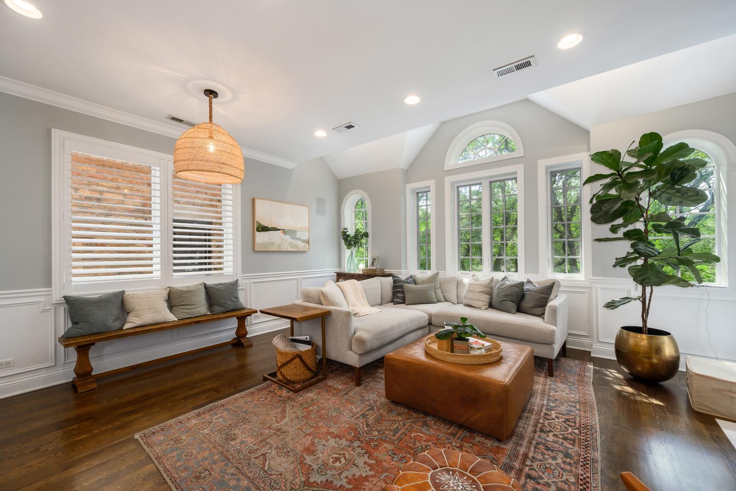 2019 N Racine Avenue 3 Property Photo 4