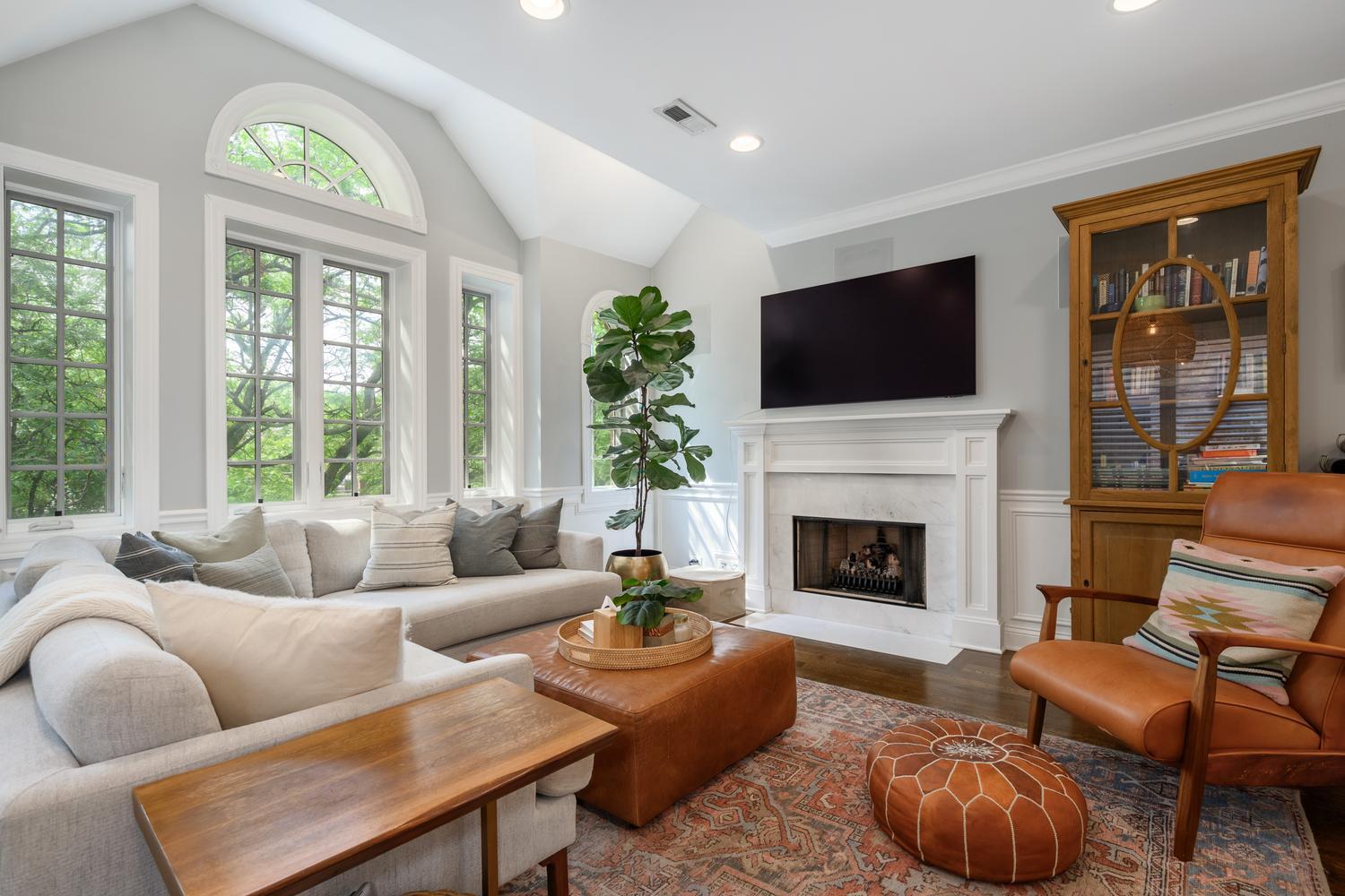 2019 N Racine Avenue 3 Property Photo 5
