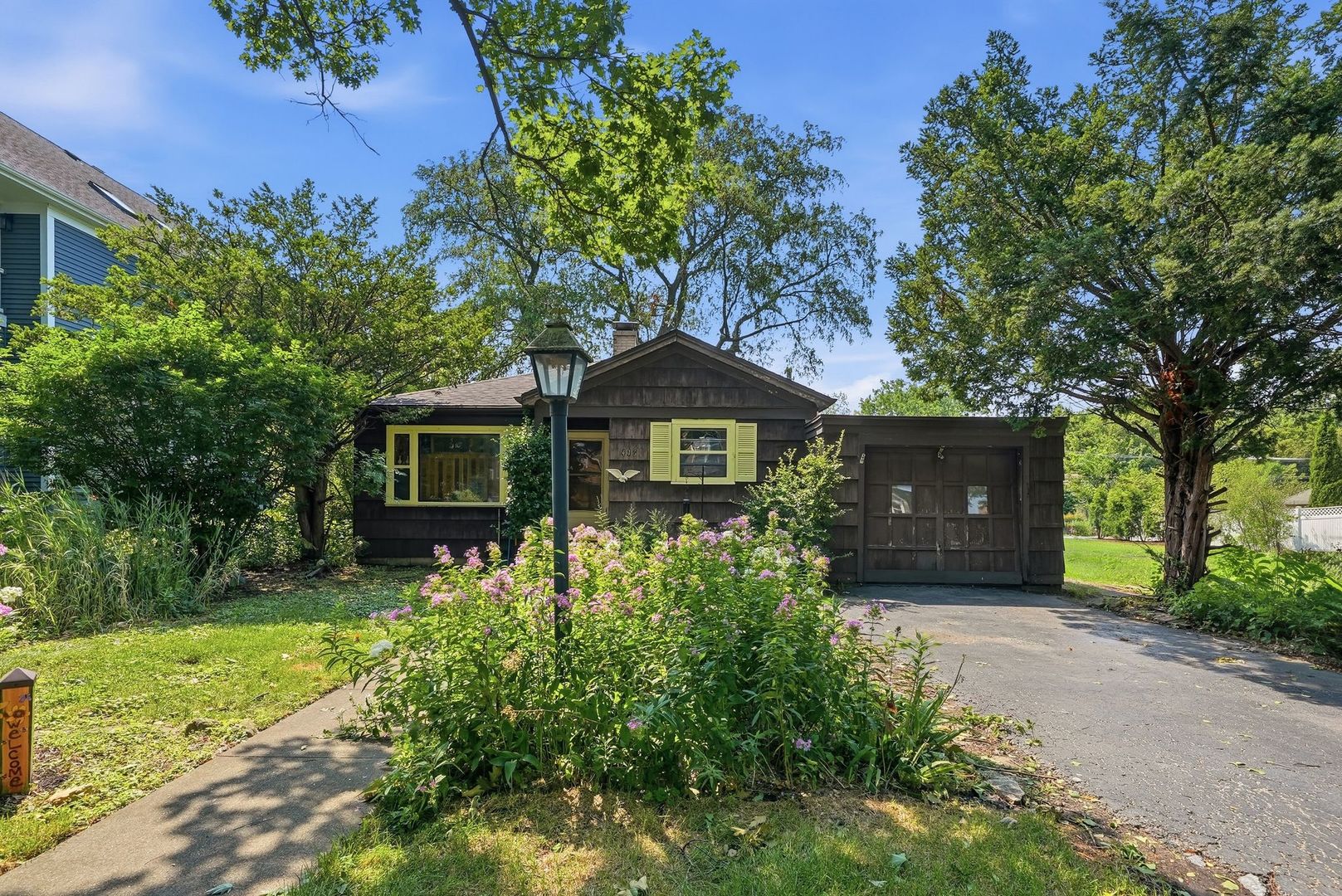 416 S Fairview Avenue Property Photo 1