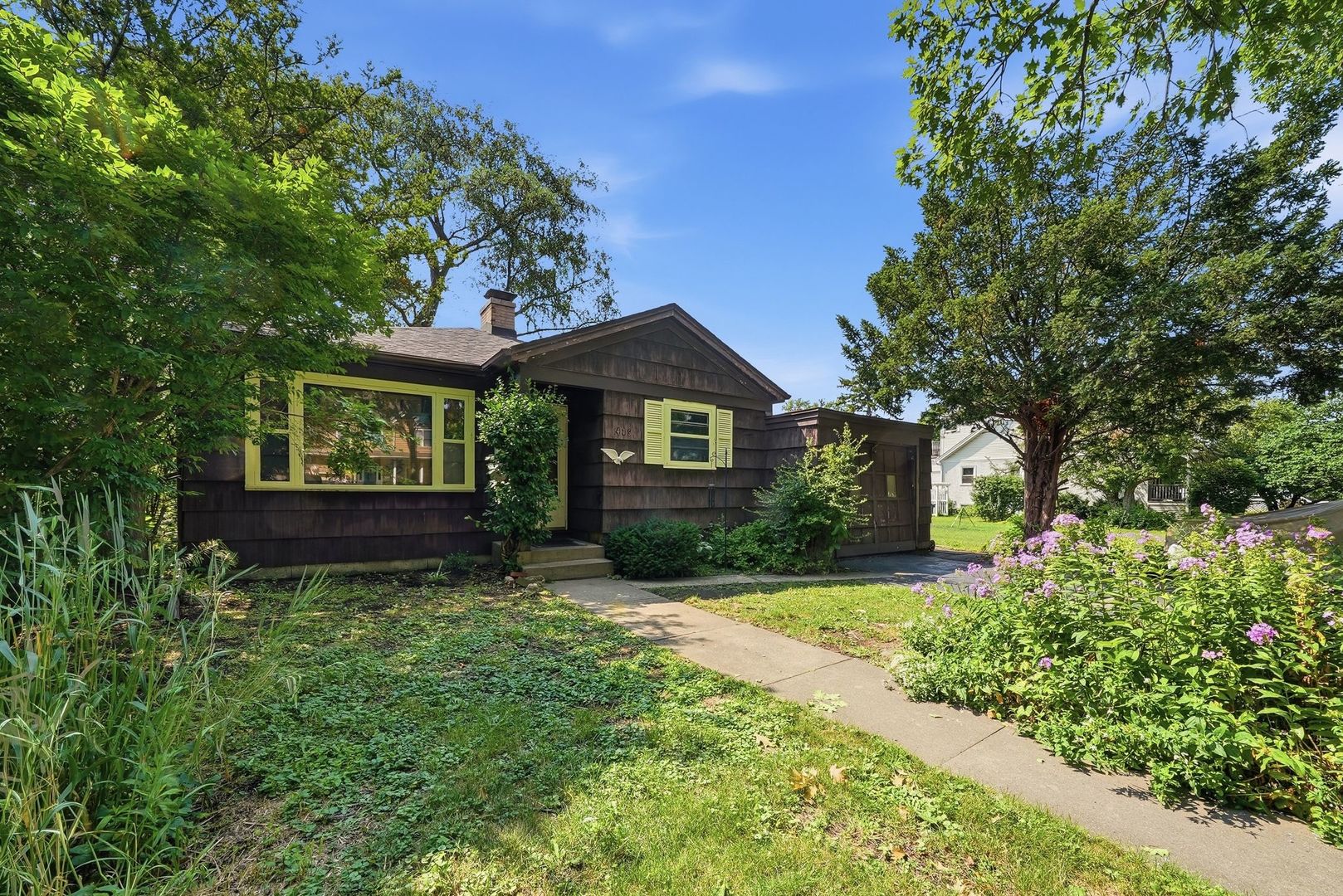 416 S Fairview Avenue Property Photo 2